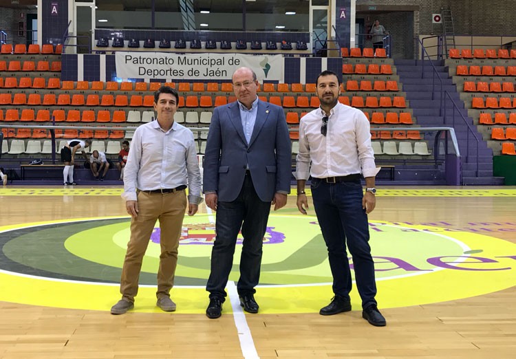 El Ayuntamiento de Jaén muestra las mejoras en La Salobreja