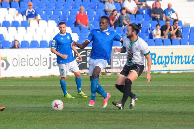 El Linares Deportivo cae en casa por la mínima ante el Antequera