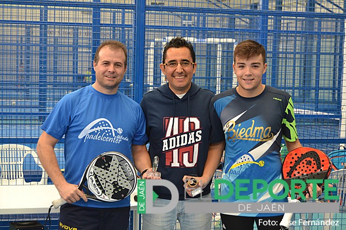 Entrega de premios del III Torneo Aniversario de Padel Center Úbeda