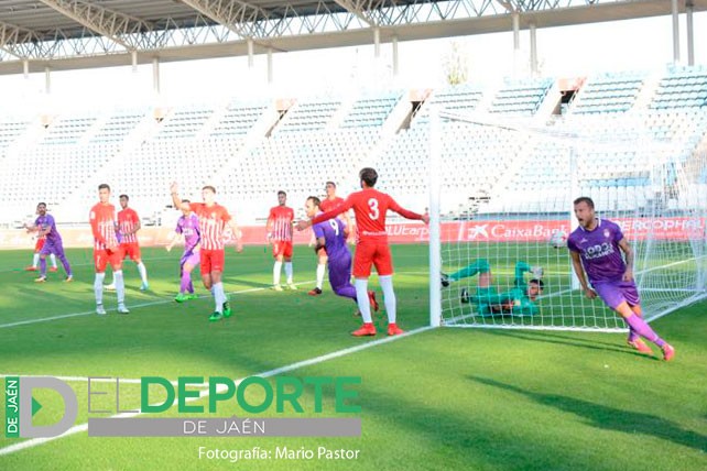 El Real Jaén muestra su efectividad en Almería