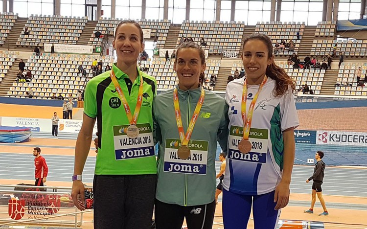 Natalia Romero y Carlos Rojas, plata y bronce en el Nacional en pista cubierta