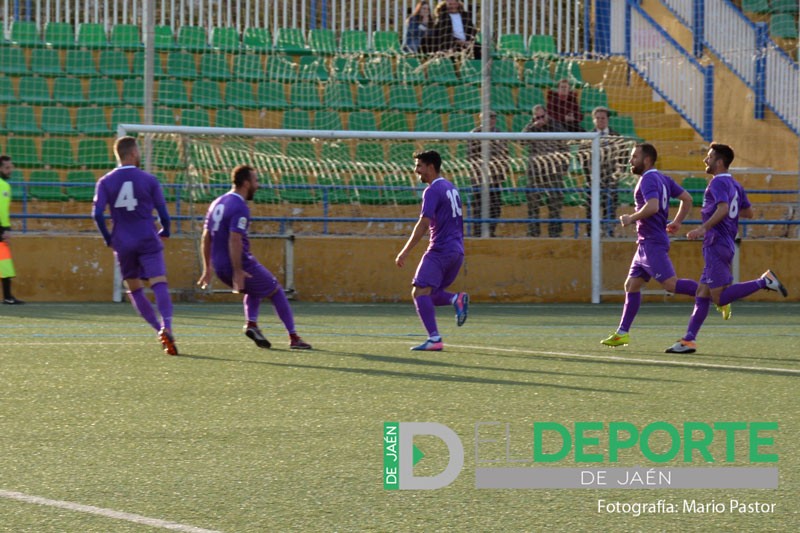 El Real Jaén vuelve a sumar tres puntos ante un rocoso Guadix