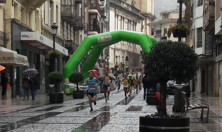 Alberto Casas y Lola Chiclana se imponen en la Carrera por la Salud