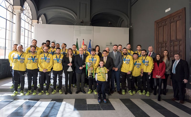 La presidenta de la Junta de Andalucía recibe al Jaén Paraíso Interior FS