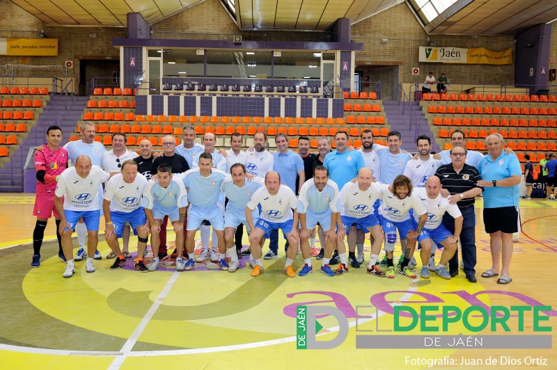 El partido de veteranos puso el broche de oro al I Campus Maratón Fútbol Sala impulsado por DeporJaén