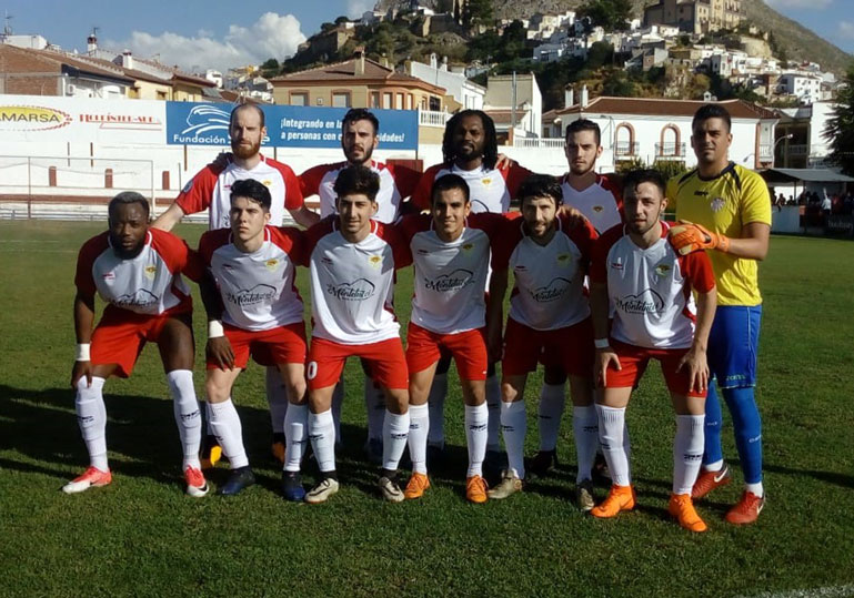 Un Antequera con nueve jugadores empata en Martos en el último minuto
