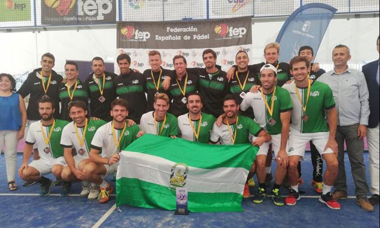 Antonio Luque, subcampeón de España con la selección andaluza de padel