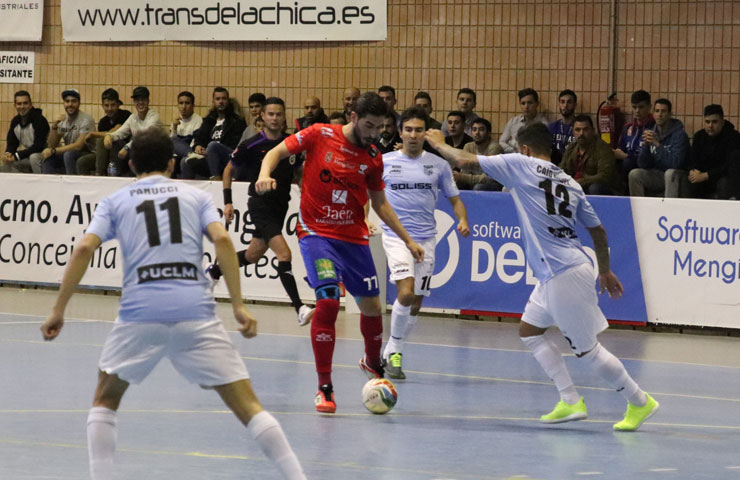 El Mengíbar FS gana confianza con su victoria frente al Soliss Talavera