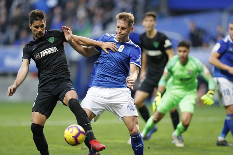 El jiennense Carlos Hernández renueva con el Real Oviedo