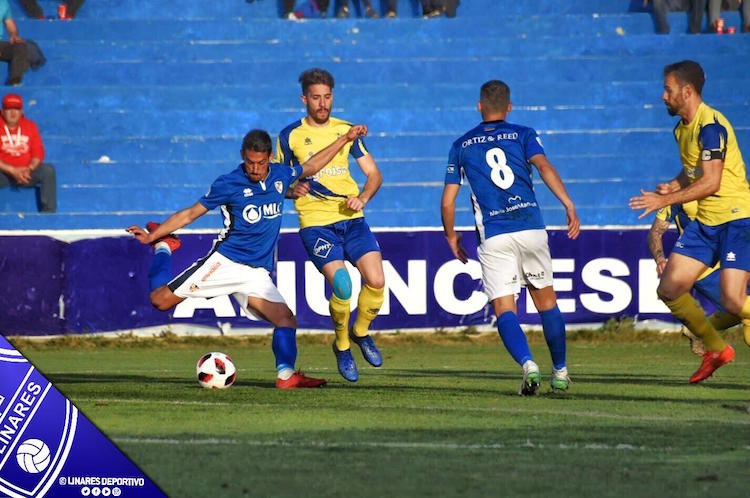 El Linares Deportivo se hace con los tres puntos ante el Huétor Tájar