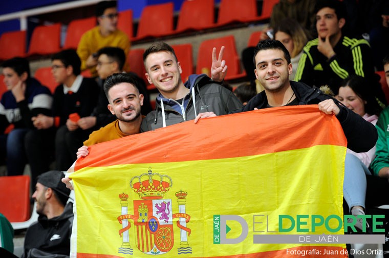 La afición en Úbeda (España-Portugal)