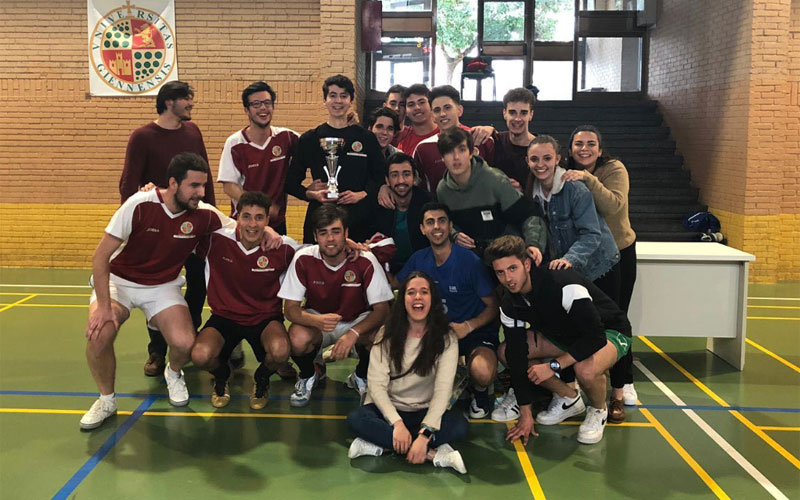 El Colegio Mayor Domingo Savio se impuso en el I Torneo Intercolegial de Andalucía de fútbol sala