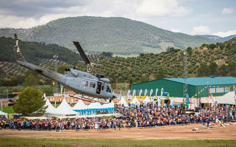 El helicóptero AB-212 de la Armada repetirá exhibición en el XX Fia ‘El Yelmo’
