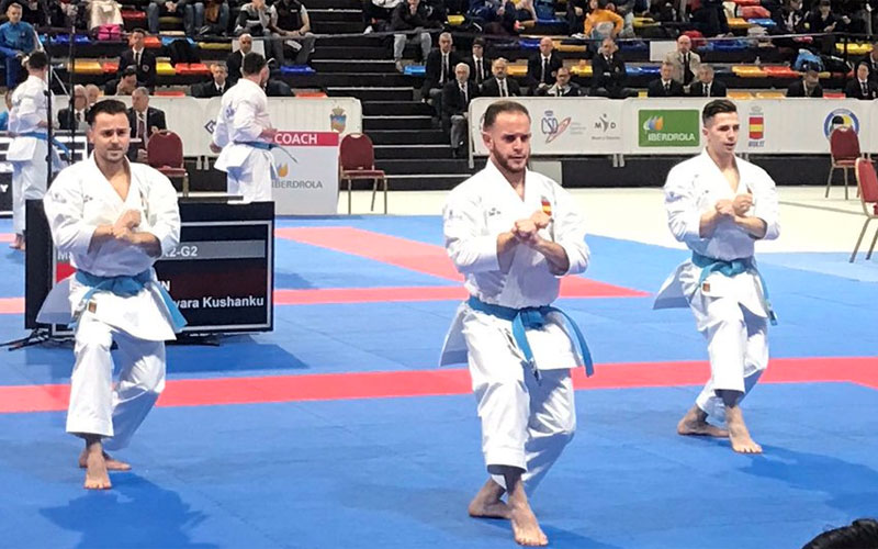 El linarense Fran Salazar conquista el oro en kata por equipos en el Europeo de Kárate