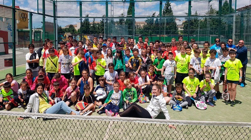 Más de un centenar de jóvenes participan en el XX Encuentro de Pádel de Escuelas Deportivas de Úbeda