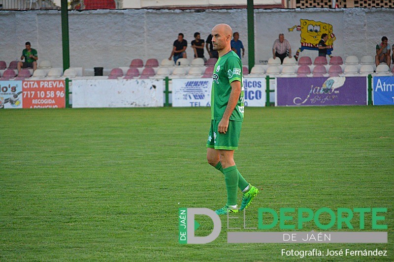 Óscar Quesada vestirá de verde una temporada más