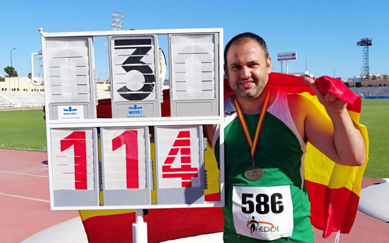 Carlos Hugo cierra su carrera como atleta alcanzando el centenar de trofeos