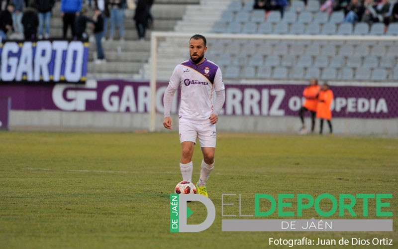 Cervera deja el Real Jaén y firma por el Linares Deportivo