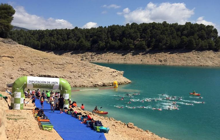 Medio centenar de participantes se citaron en el pantano de La Bolera