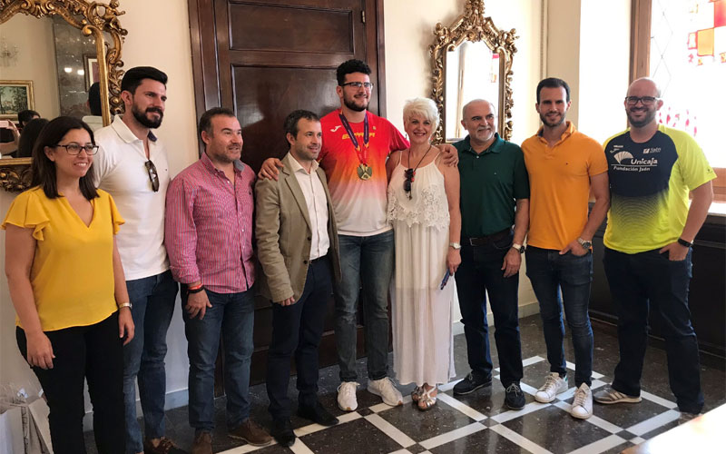 El alcalde de Jaén recibe al campeón de Europa Alberto González