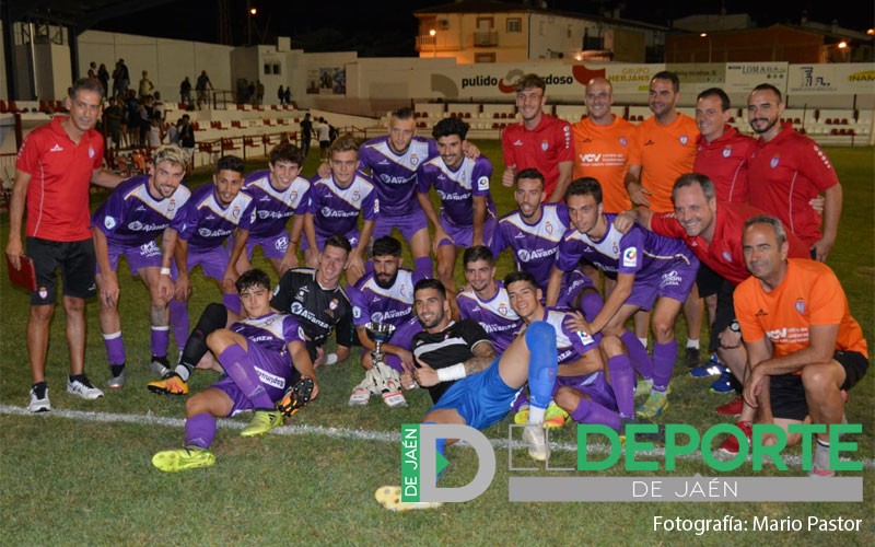 El Real Jaén cierra la pretemporada con una victoria en Martos