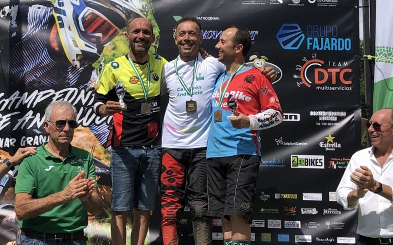 Los bikers jiennenses brillan en el Campeonato de Andalucía BTT Descenso