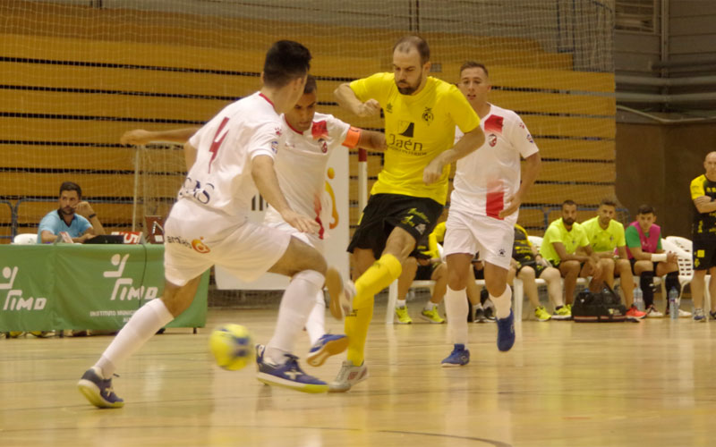 Cómodo triunfo del Jaén FS en Albacete Jugadores del Jaén FS y Albacete disputan un balón