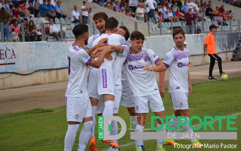 El Real Jaén sentencia a El Palo FC con un inicio de partido brillante