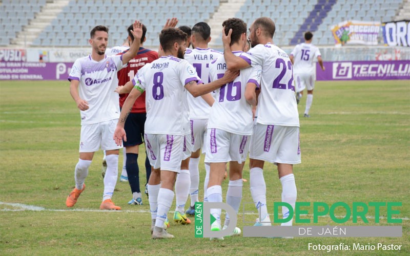 El Real Jaén se divierte y arrasa al Alhaurín