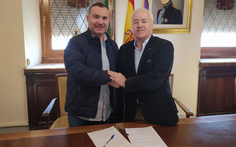 Ayuntamiento y UNED firman un convenio para dar “aún más difusión” a San Antón
