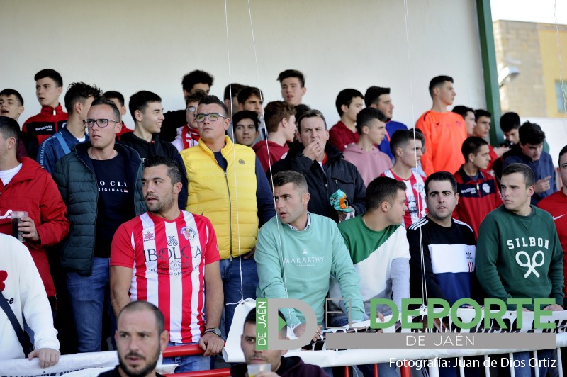 La afición en San Benito (Atlético Porcuna – Linares Deportivo)