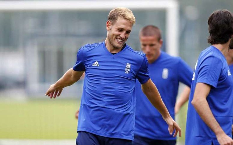 carlos hernández jugador del real oviedo