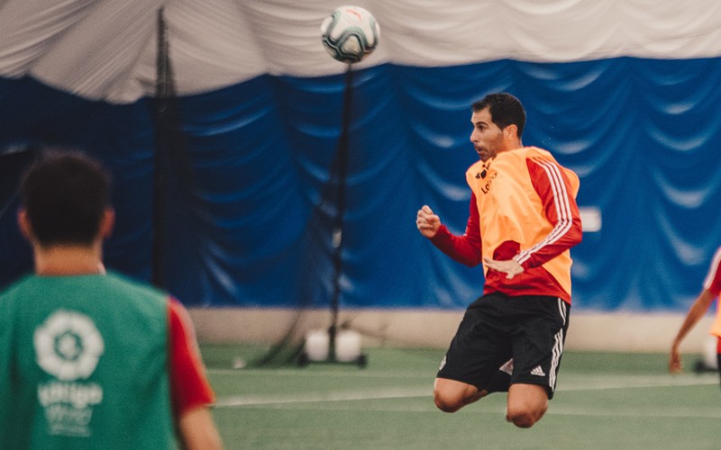 javi moyano durante un entrenamiento con el real valladolid