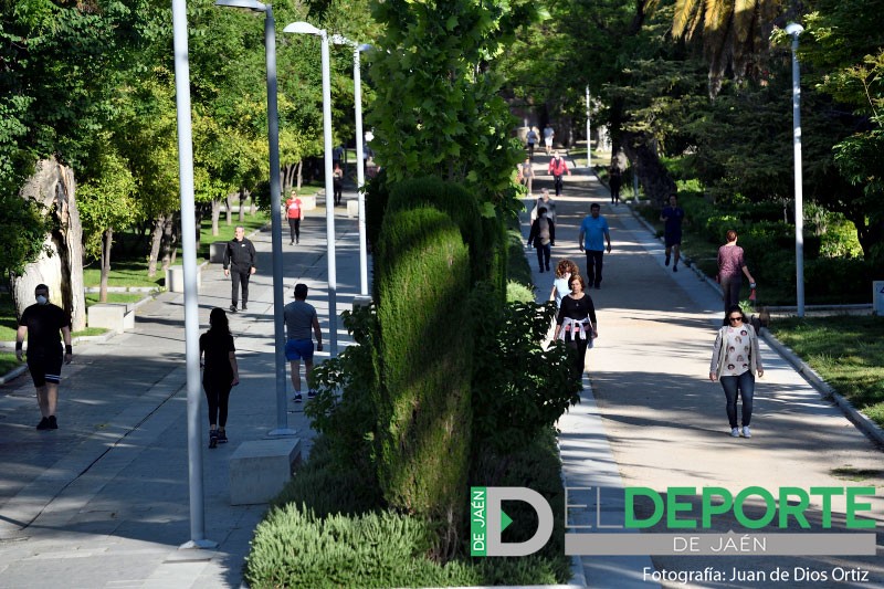 Los jiennenses salen a la calle para hacer deporte tras 48 días de confinamiento