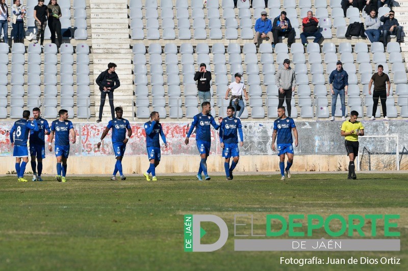 El Linares carga contra la Federación por la circular que obligan firmar a los equipos del playoff