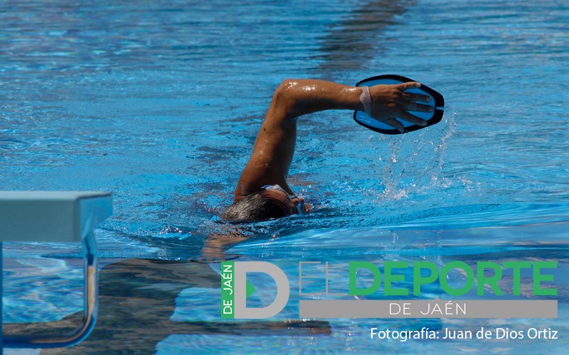 Los clubes de natación podrán entrenar en la piscina descubierta de La Salobreja