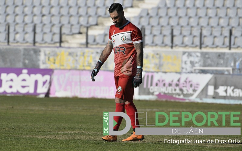 El guardameta Álvaro se aleja del Atlético Mancha Real