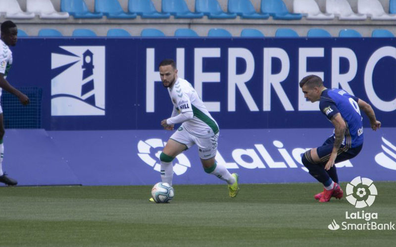 iván sánchez en un partido con el elche cf