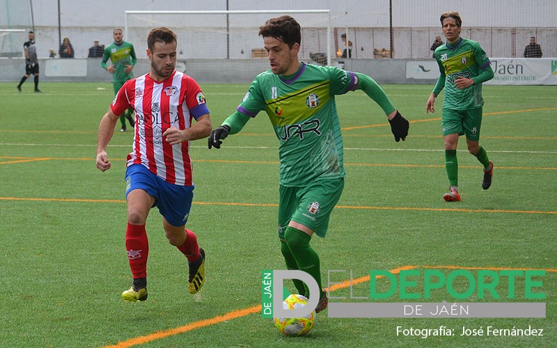 albertillo en un partido con el mancha real