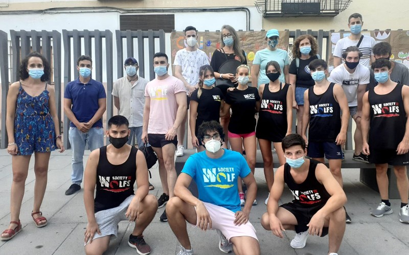 jóvenes del club deportivo wolf society