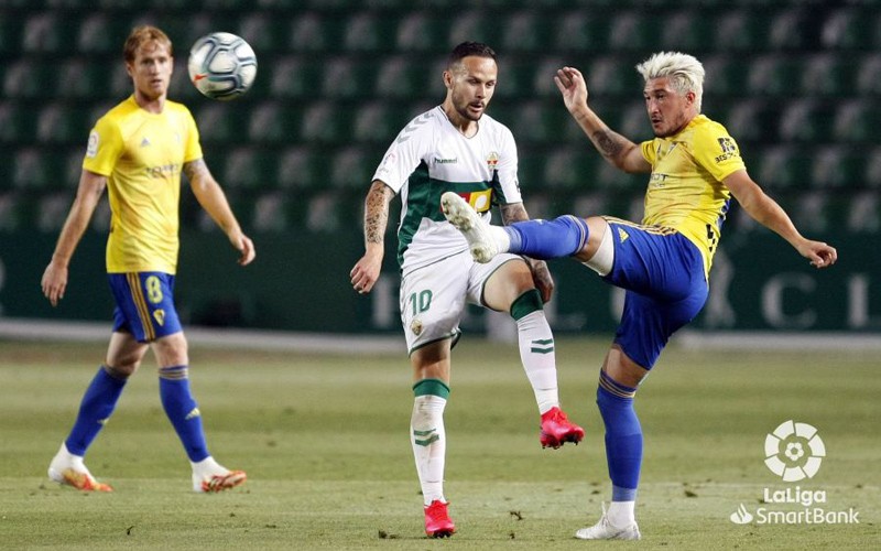 iván sánchez en un partido con el elche