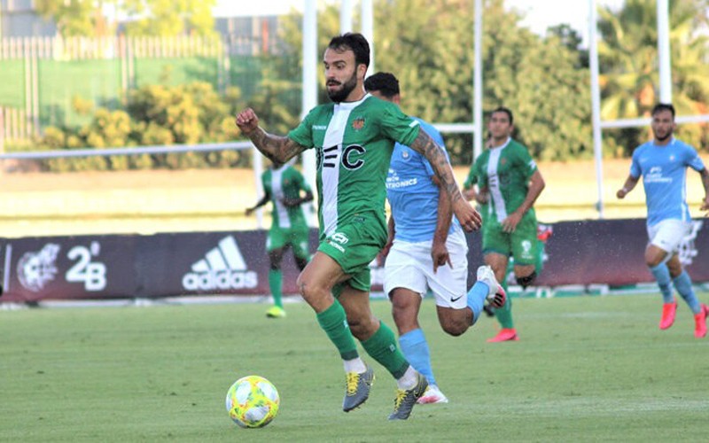 javi jimenez en un partido con el cornellá