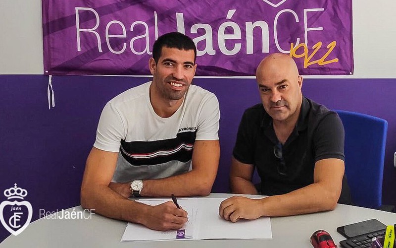 El Real Jaén anuncia el fichaje de Juan Segura