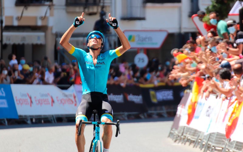 El ‘caminante’ Luisle se redime en Baeza para abrazar su primer nacional de ruta