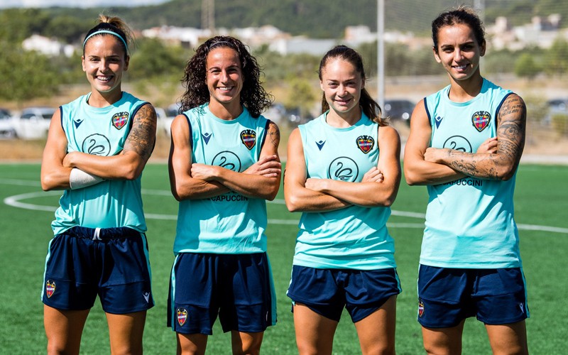 Alharilla y Raquel Pinel lucirán capitanía en Levante y Sevilla femenino