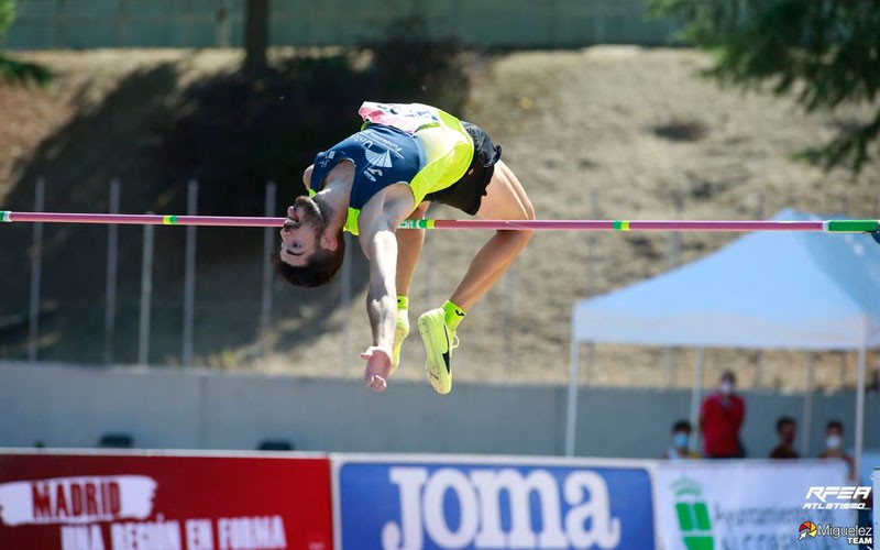 Carlos Rojas revalida su título de campeón de España en salto de altura