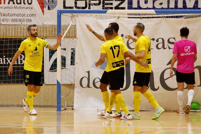 El Jaén FS golea al Córdoba y se alza con el IX Trofeo del Olivo