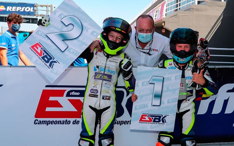 Jesús Torres exhibe su gran nivel en la prueba del nacional ESBK Moto4 en Cheste