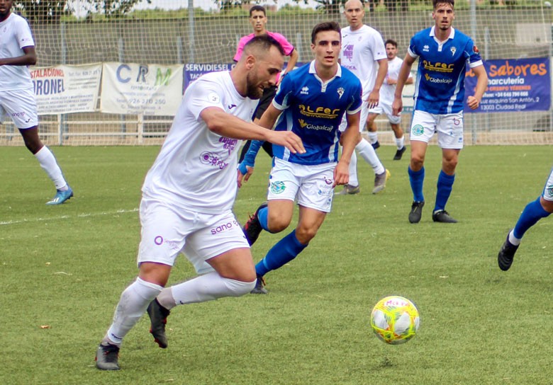 El Real Jaén inicia la pretemporada con un empate ante el Manchego