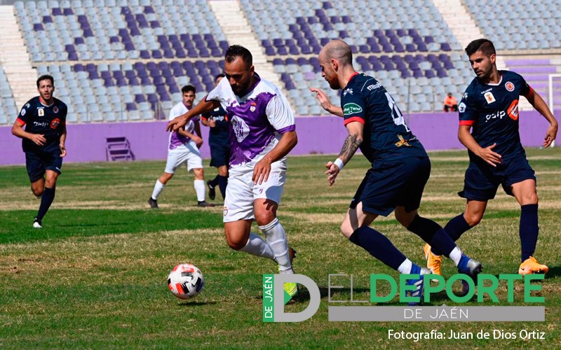 El Real Jaén salva un punto en el derbi ante el Torredonjimeno